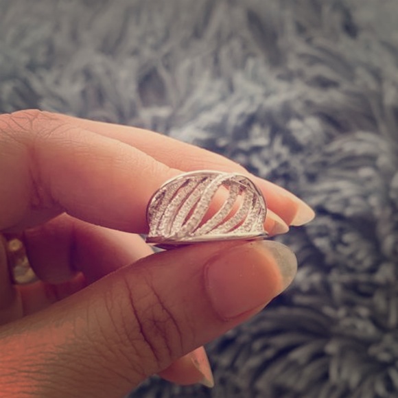 925 Sterling Silver. 20%of when you buy 2 - Picture 1 of 4